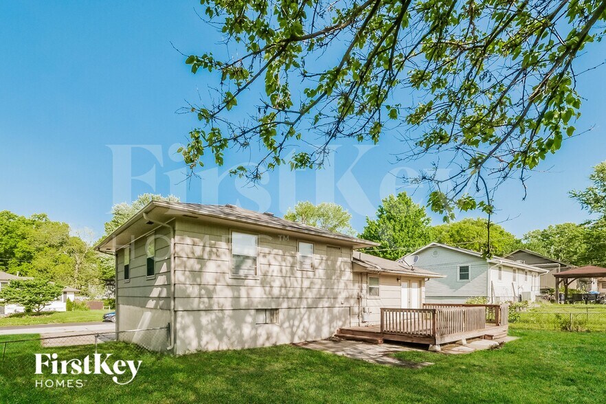 Building Photo - 4837 Overton Ave