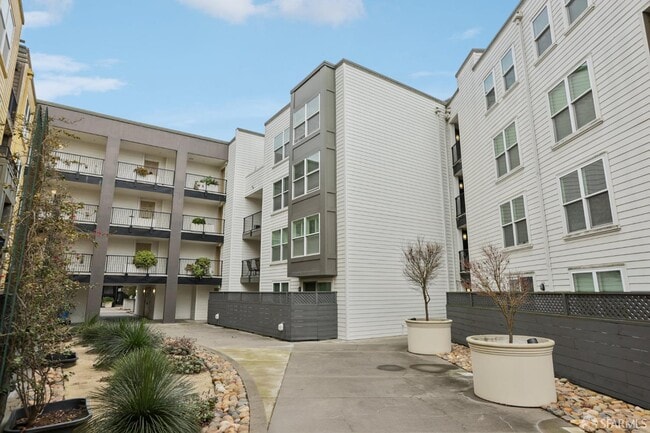 Building Photo - 8300 Oceanview Terrace