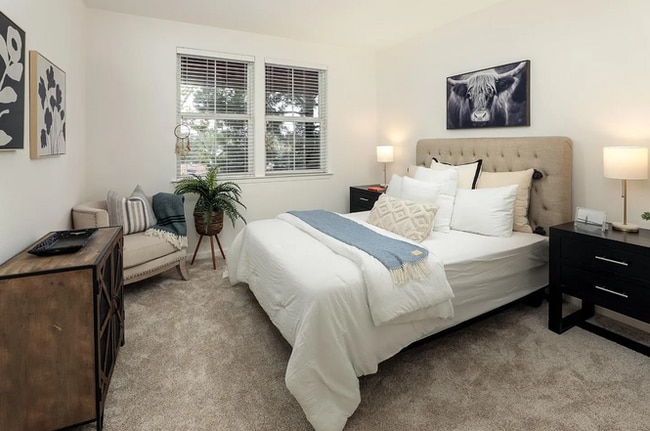 Building Photo - 1390 Saddle Rack St