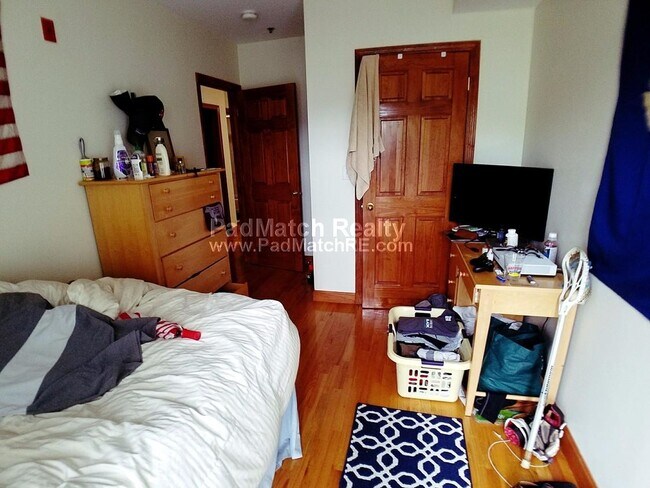 Building Photo - 102 Allston St