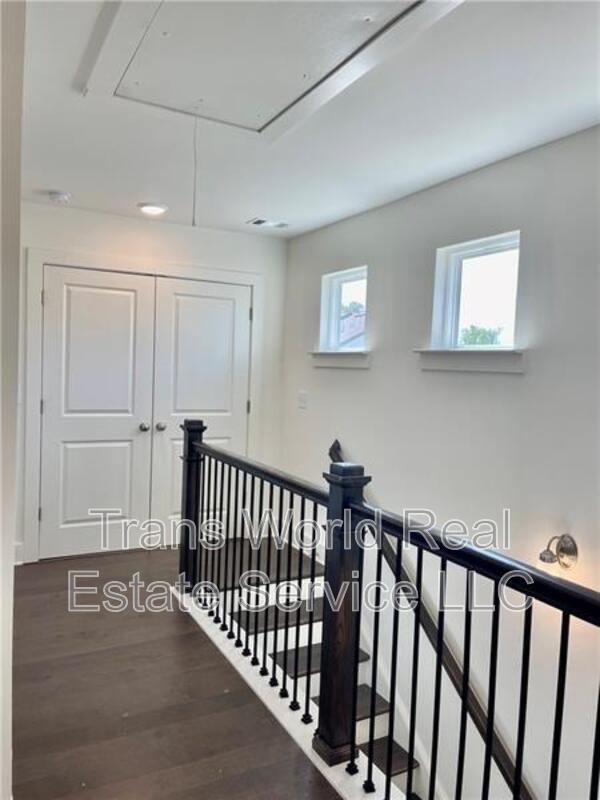 Building Photo - 159 Auburn Run Ln