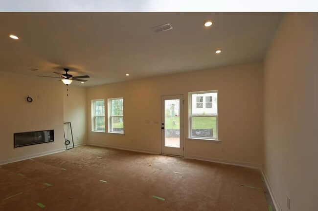 Building Photo - 6973 Doddridge Ln