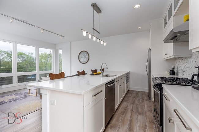 Building Photo - 43 Windward Way