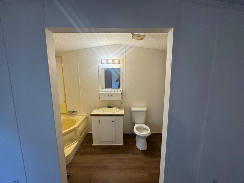 Building Photo - 1341 County Rd 1135