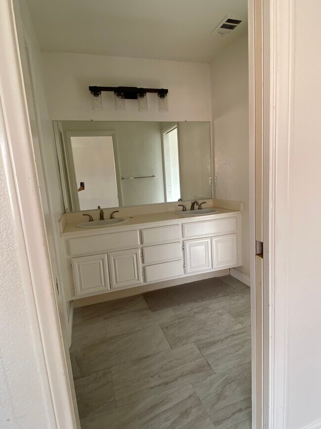 Master Bathroom with double sink vanity - 915 W Arrow Hwy