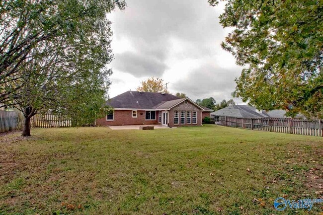 Building Photo - 131 Clubhouse Ln