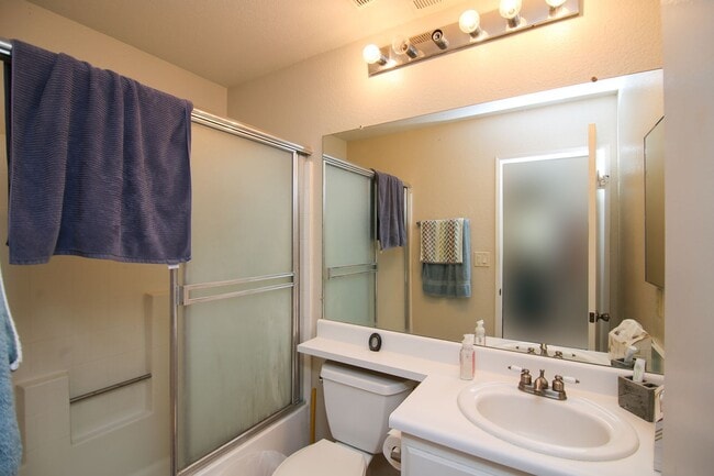 Building Photo - Santa Fe Hills Detached Home