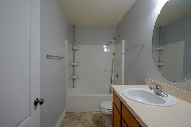Building Photo - 437 Twin Lakes Ln