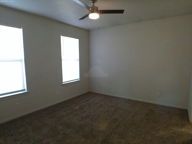 Building Photo - 906 McDaniel Cir