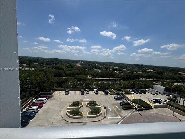 Building Photo - 2641 N Flamingo Rd