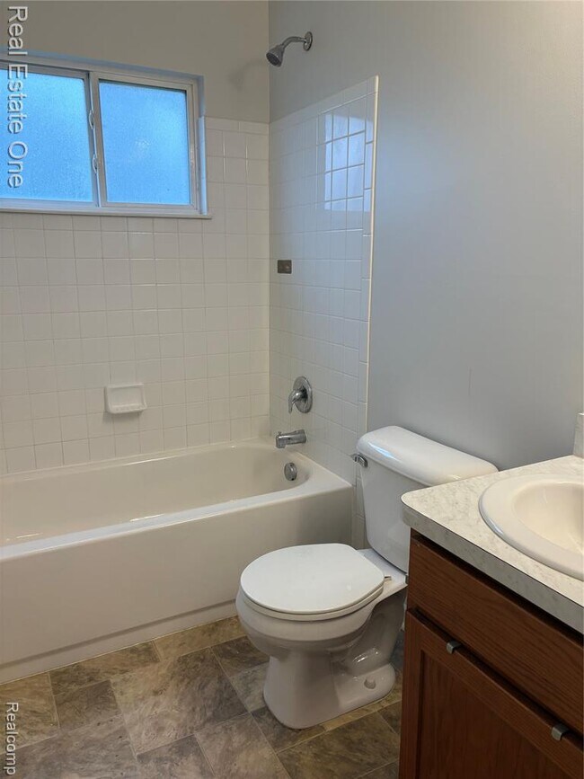 Building Photo - 18574 Masonic