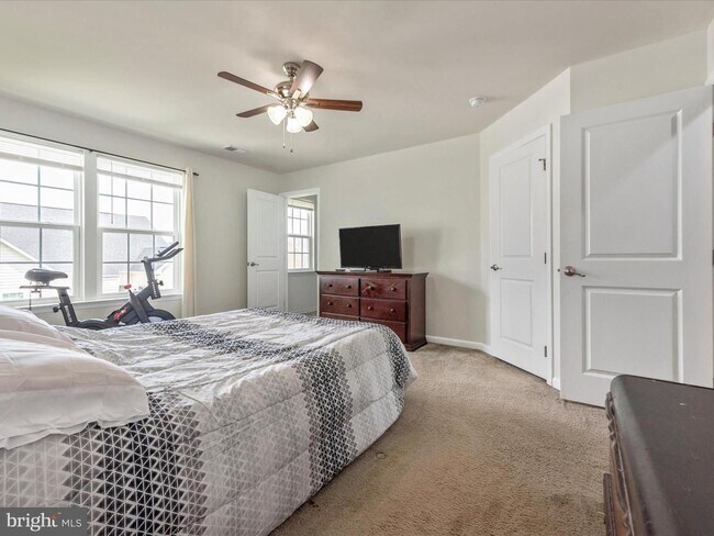 Building Photo - 76 Norwood Dr