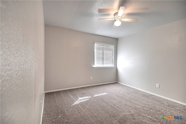 Building Photo - 1011 Sugar Brook Dr