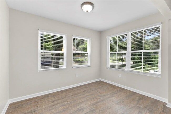 Building Photo - 2343 Carver Dr NW