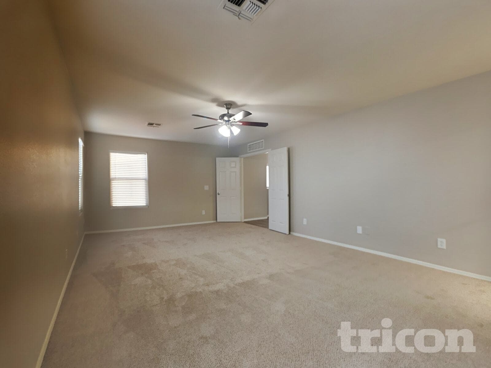 Building Photo - 11823 W Windrose Ave