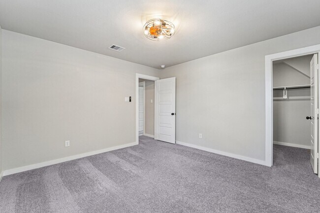 Building Photo - 15011 Red Buckeye Dr