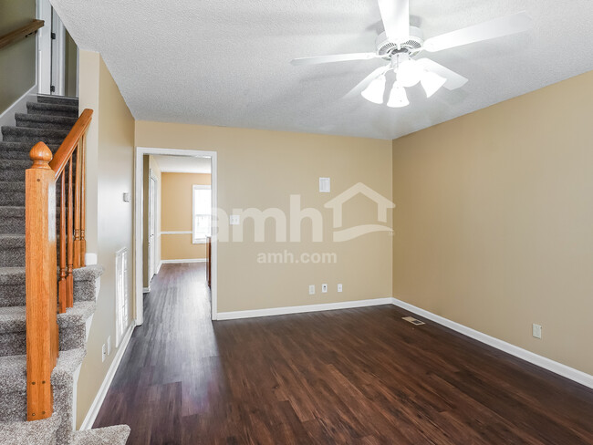 Building Photo - 1402 Addison Dr