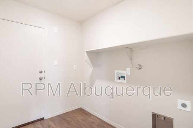 Building Photo - 3884 Hernandez St SW