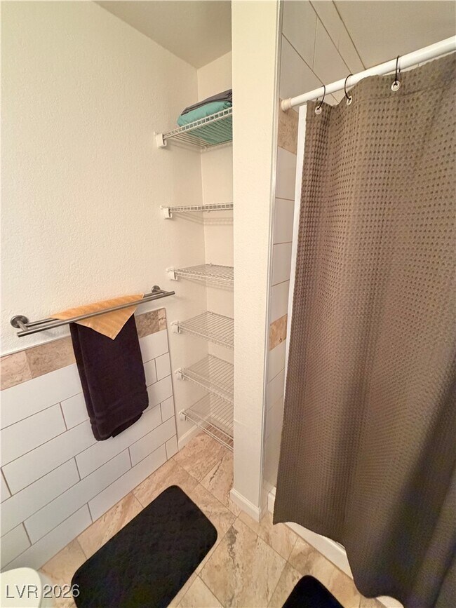 Building Photo - 2200 S Fort Apache Rd