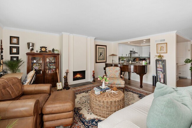 Building Photo - Stunning Spacious 2 Bed 2.5 Bath Condo in ...
