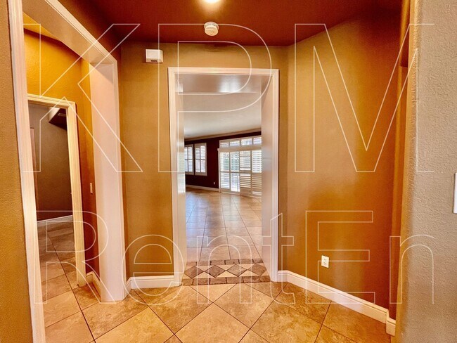 Building Photo - 5879 Riverbank Cir