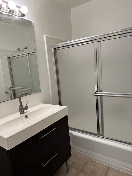 Building Photo - 7736 Paseo del Rey