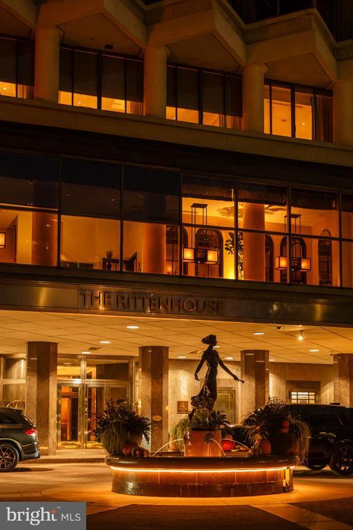 Building Photo - 202 W Rittenhouse Square