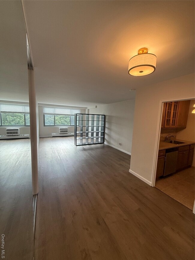 Building Photo - 220-55 46th Ave