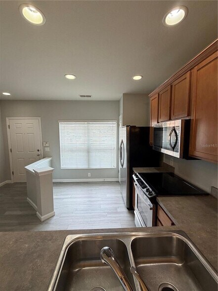 Building Photo - 4895 SW 45th St