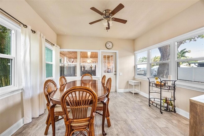 Building Photo - 2709 Upton St S