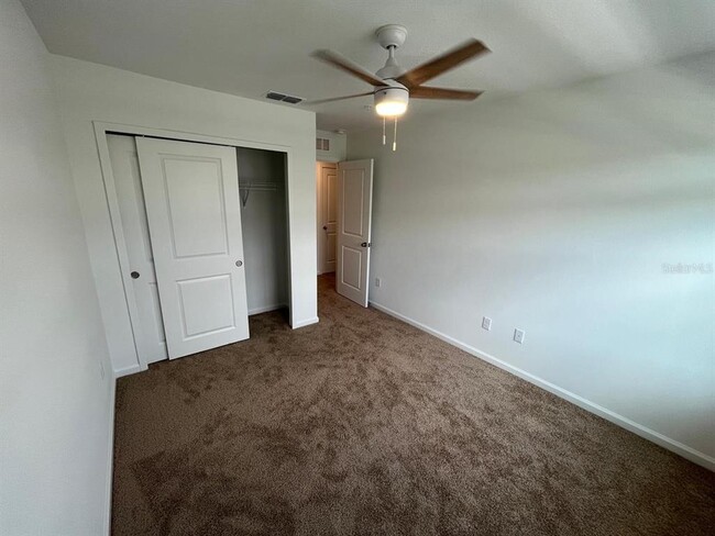 Building Photo - 9815 Walkway Dr