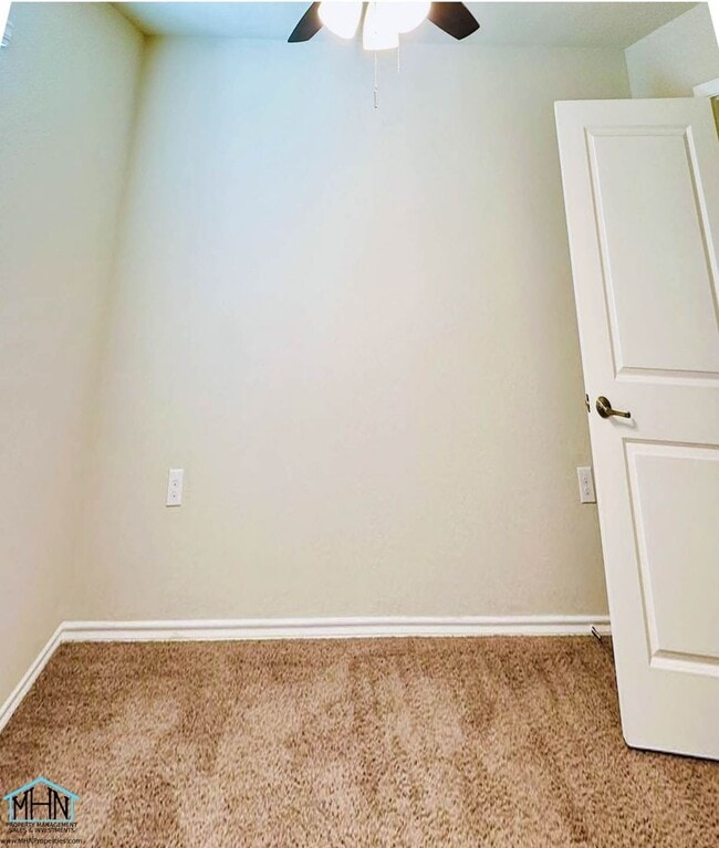 Building Photo - Bright & Move-In Ready 3 Bed / 2 Bath Home...
