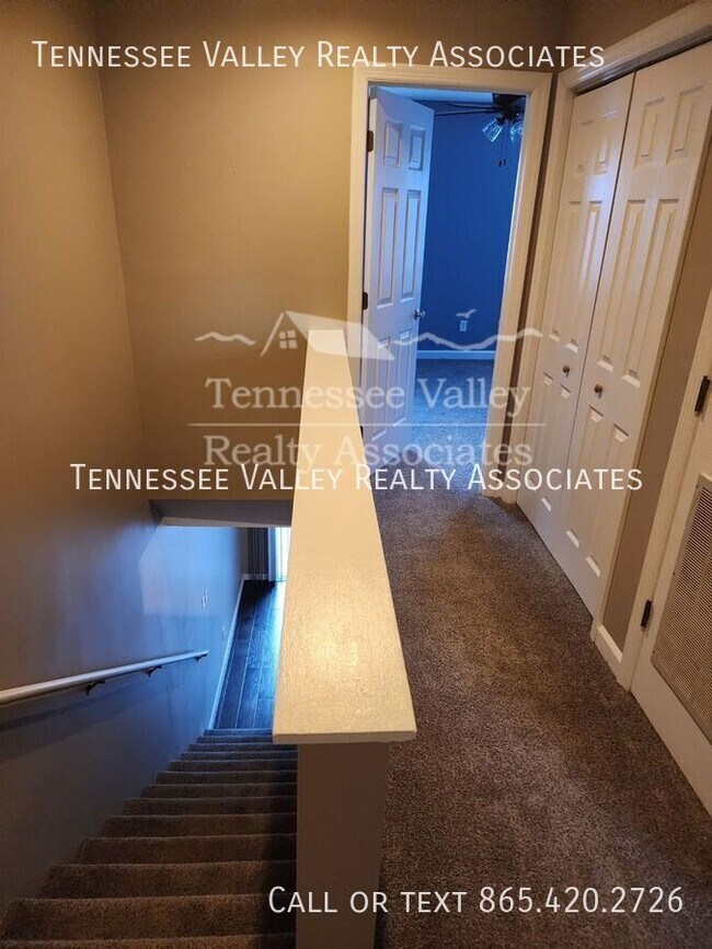 Building Photo - 433 Bramblewood Ln