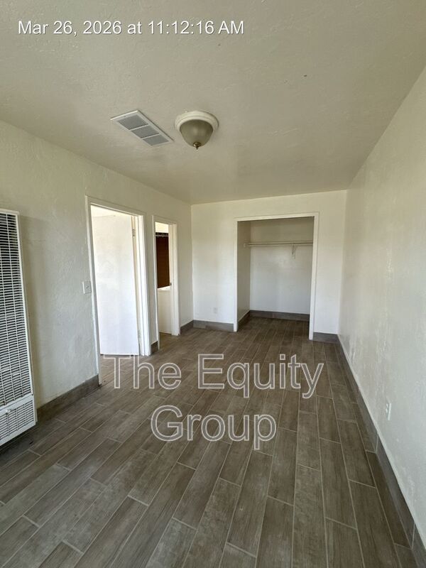 Building Photo - 240 E Hanford Armona Rd