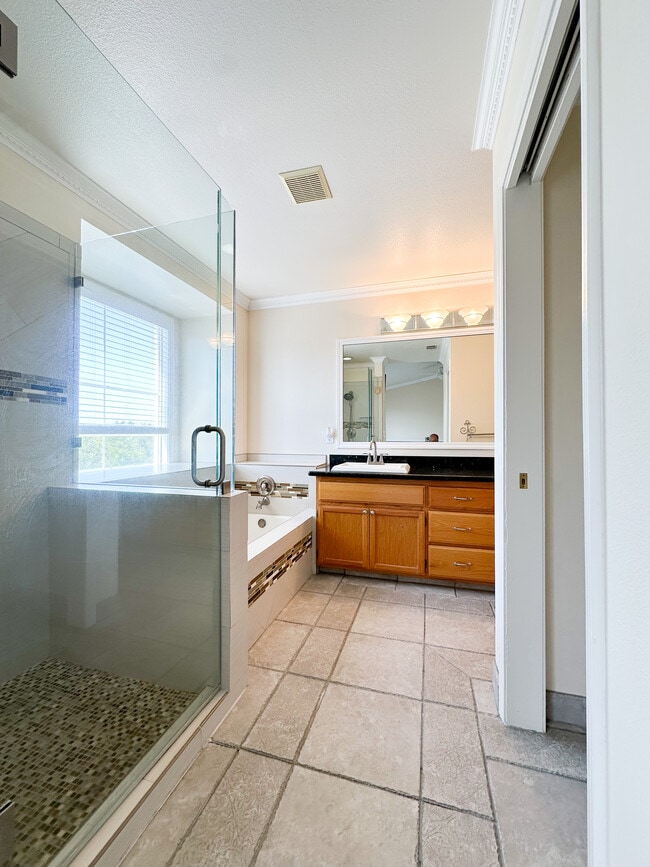 Building Photo - 3569 Langdon Common