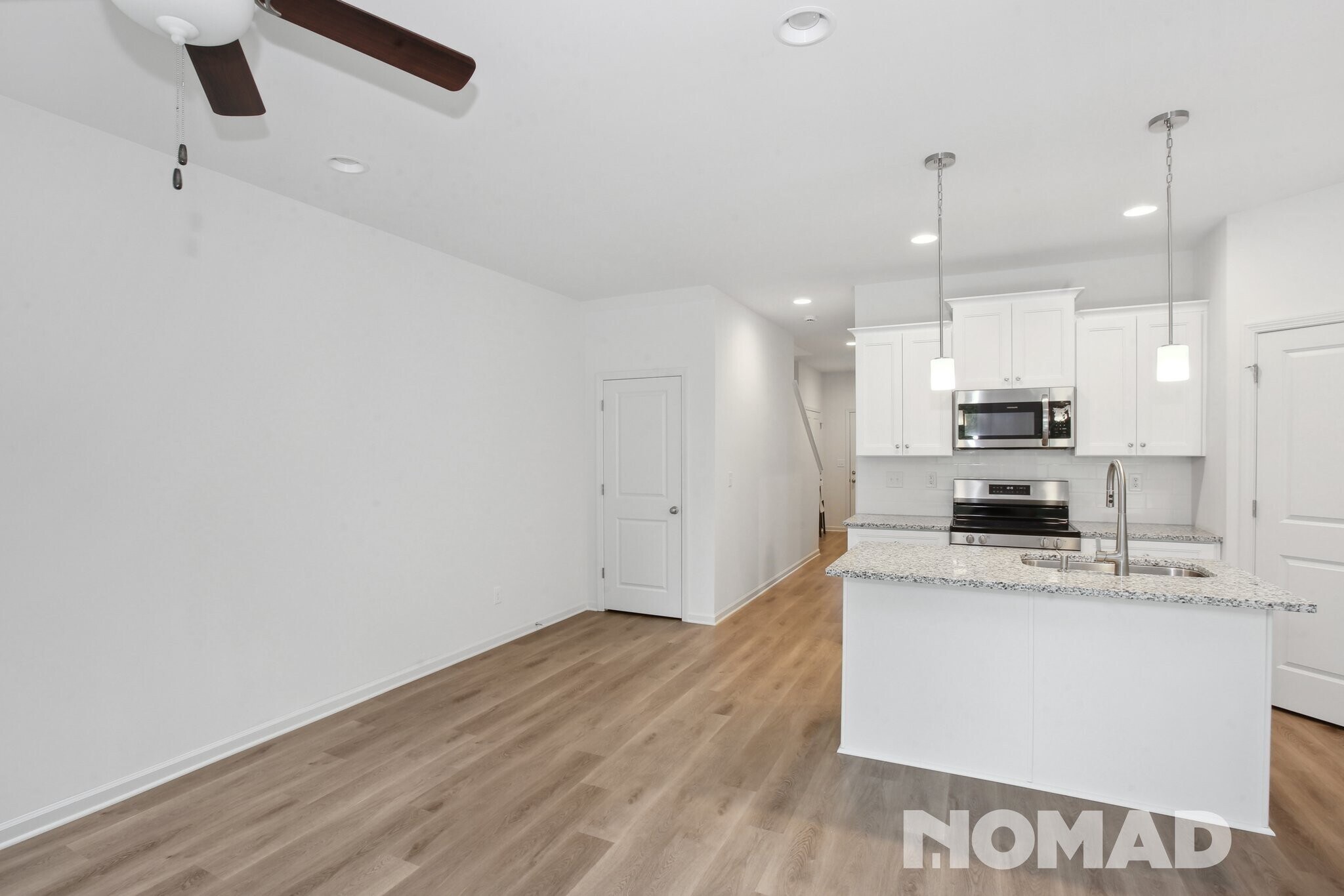 Building Photo - 2113 Gemway Dr