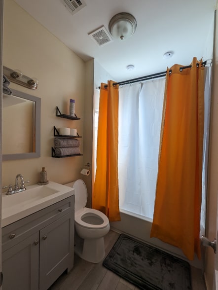 Building Photo - 105 Richelieu Terrace