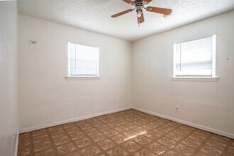 Building Photo - Great 2 Bedroom 1 Bathroom House!