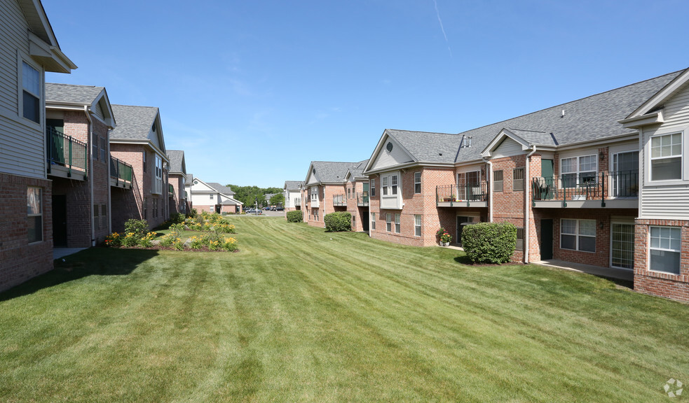 Building Photo - Centennial Park Apartments