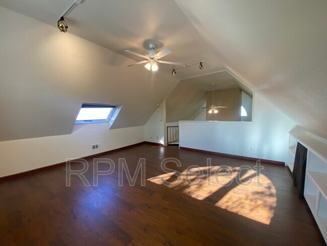 Building Photo - 1686 Somerset Pl