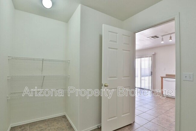 Building Photo - 5805 E Flowing Spring