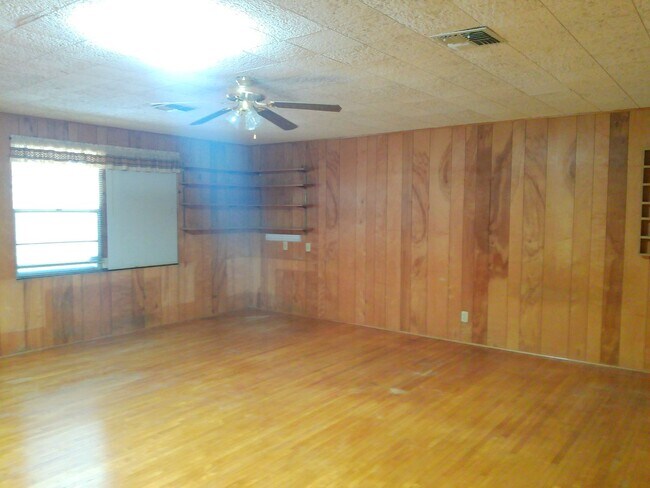 Building Photo - 4526 Franklin Dr