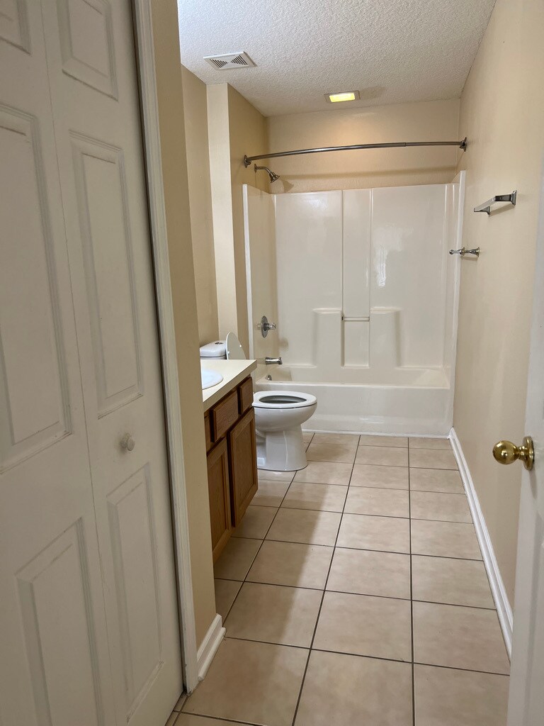 Master Bath - 6094 Maggies Cir