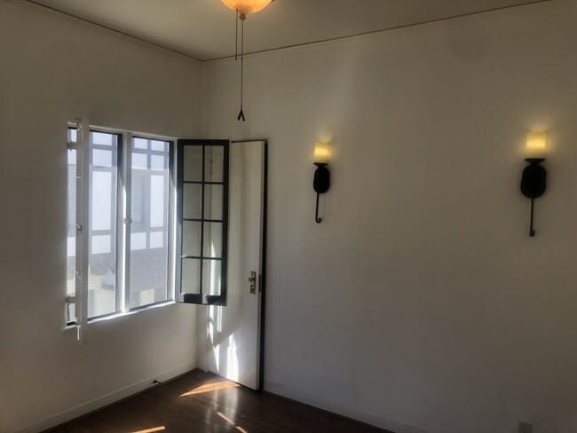 Building Photo - 81 N Catalina Ave