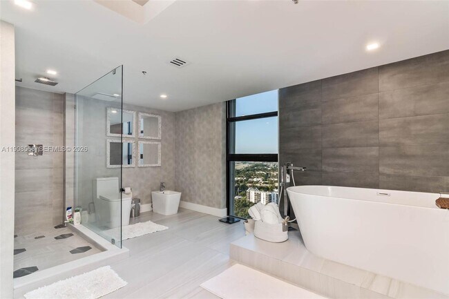 Building Photo - 20355 NE 34th Ct