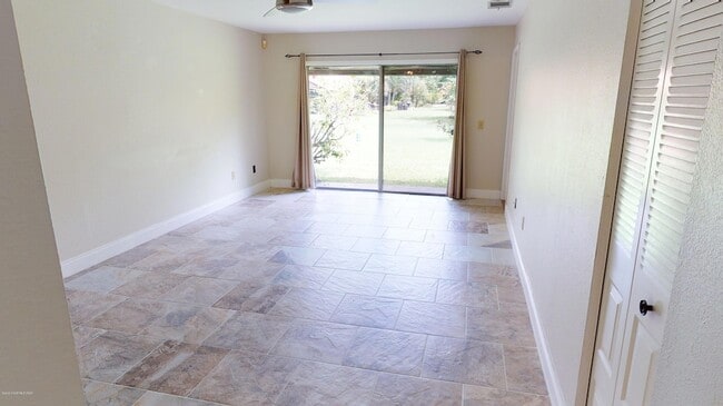 Building Photo - 1527 Waldorf Cir NE