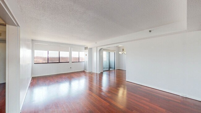 Building Photo - 250 Hammond Pond Pkwy