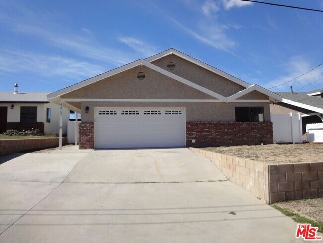 Building Photo - 42753 Blue Hills Dr