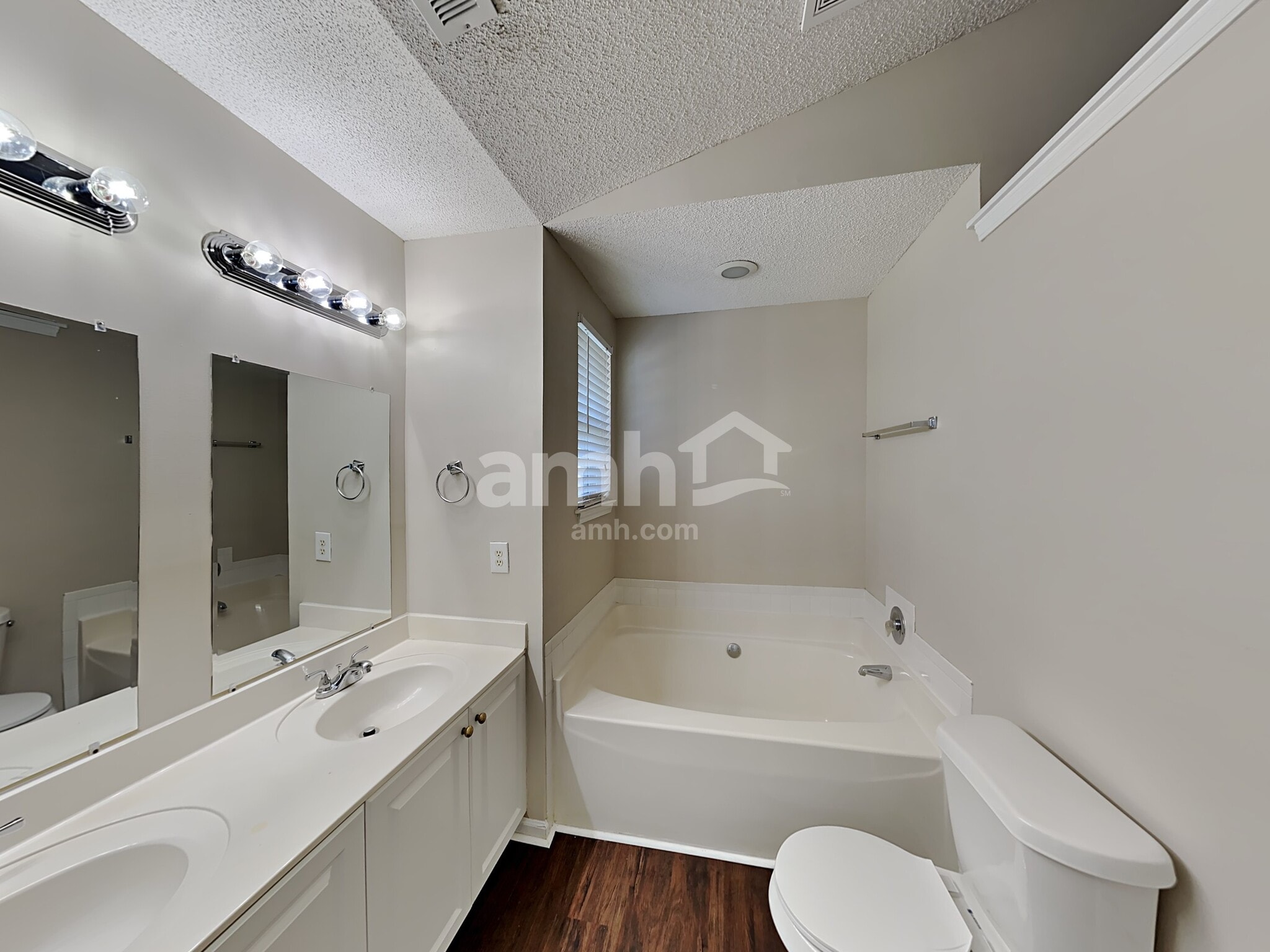 Building Photo - 14821 Ashlight Dr