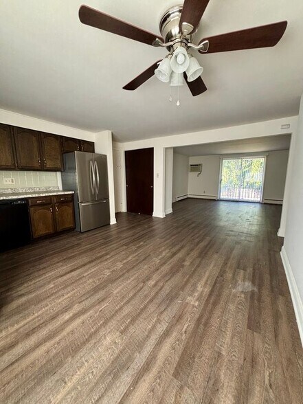 Primary Photo - 21 Losson Garden Dr